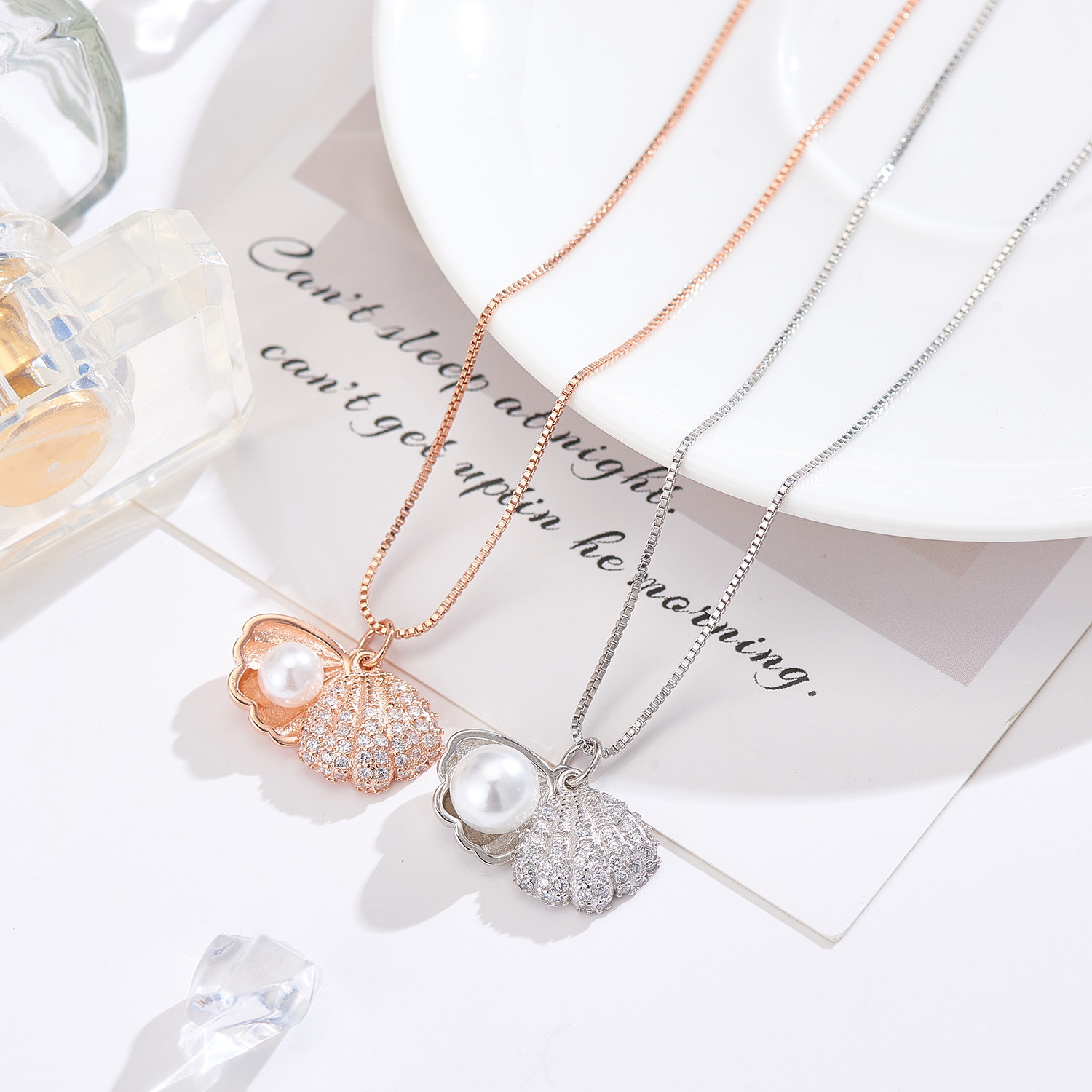 女性のためのスターリングシルバーパールチョーカーネックレス, - Pearl Trim Chain のレビューと価格